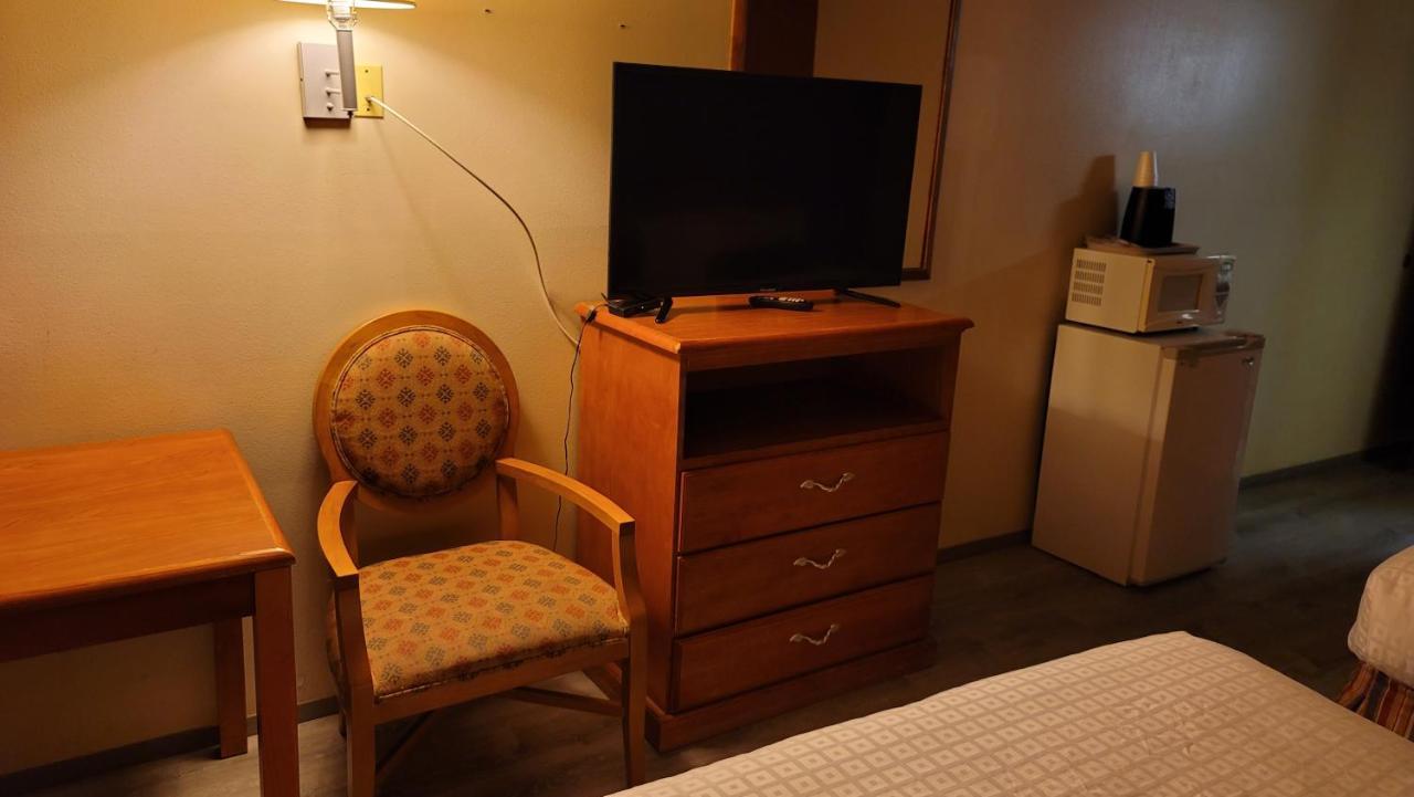 Grizzly Inn เอแวนสตัน ภายนอก รูปภาพ